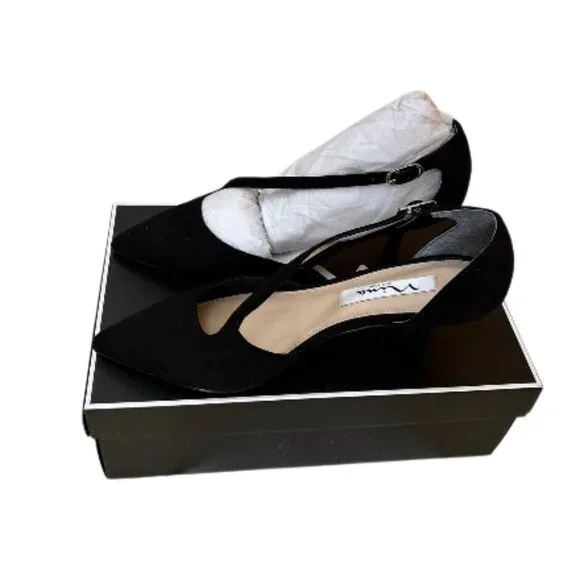 SHOES - Picture 3 of 5